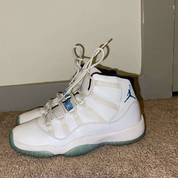 Jordan 11 Retro Legend Blue (2014) 4.5 GS - Picture 2 of 6
